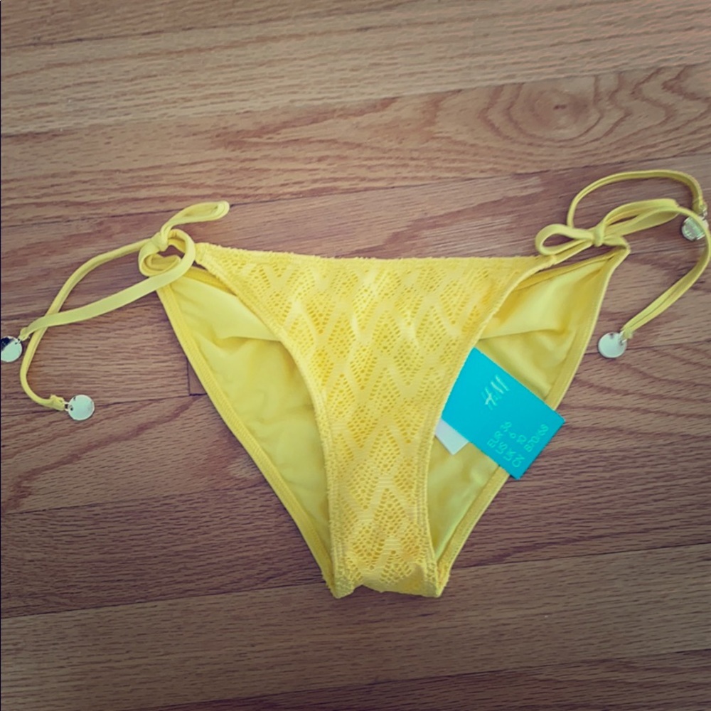 NWT bikini bottoms from H&M.